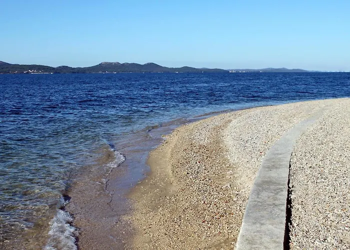 With A Parking Space - 14796 * זאדאר