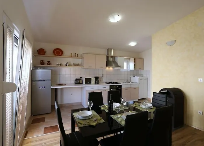 With A Parking Space - 14796 דירה *